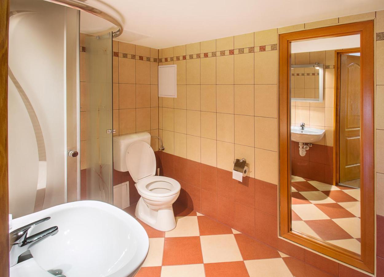 Rubra Panzió Vác Exterior foto